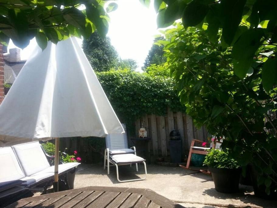 Grey Gardens Hamilton Instant Hotel & Guest House Buitenkant foto